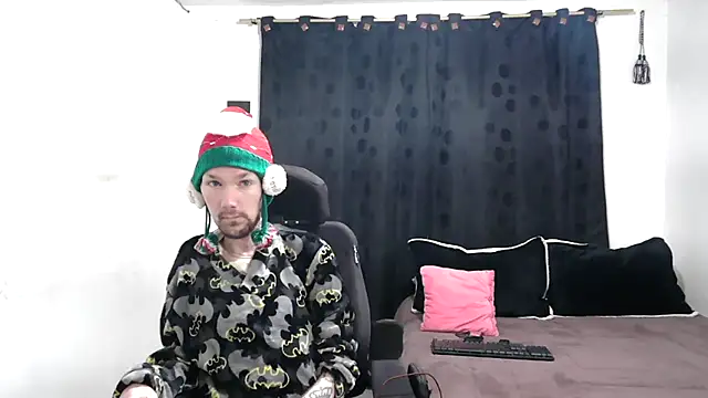 Sophia and Thomas online show from 12-24-24, 11:38