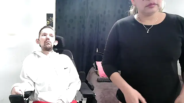 Sophia and Thomas online show from 02-24-25, 10:04