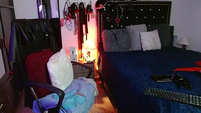 SamaraMartinez online show from 11-15-25, 10:01