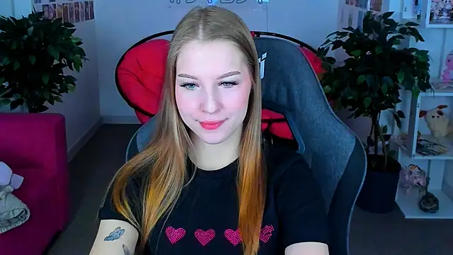 CuteMousee online show from 12-21-24, 02:30