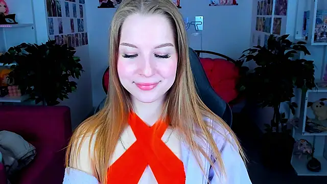 CuteMousee online show from 12-24-24, 02:54