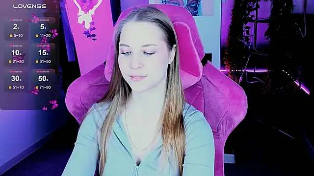 CuteMousee online show from 10-06-25, 05:27