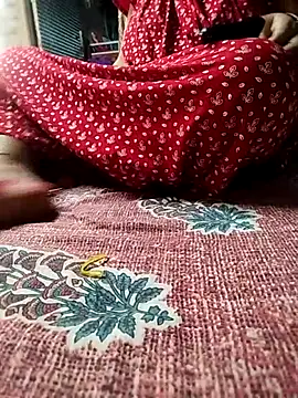 Snapshot of Priya-bhabi012 chatting on 11-30-25, 03:32 Priya-bhabi012 online show from 11-30-25, 03:32