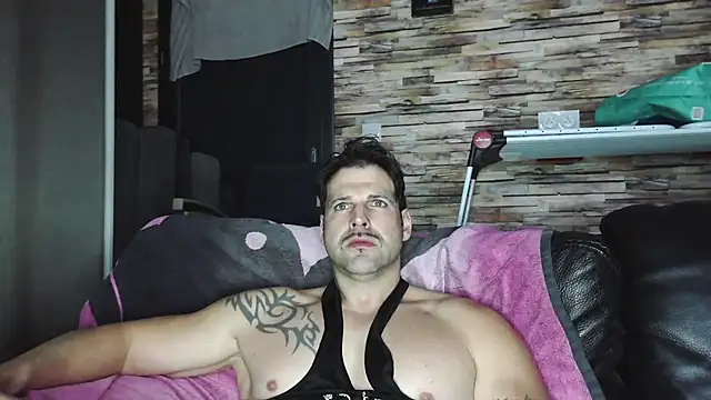 XxBigboybandxX online show from 01-09-26, 06:53