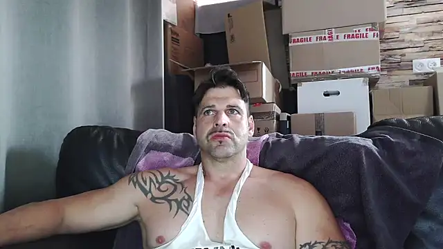 XxBigboybandxX online show from 04-22-26, 03:24