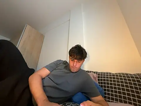 Pablogn24 online show from 10-28-25, 03:25