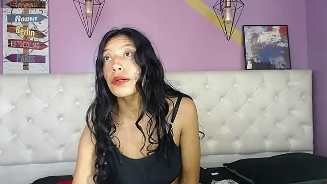 karolinee 66  online show from 12-07-24, 08:11