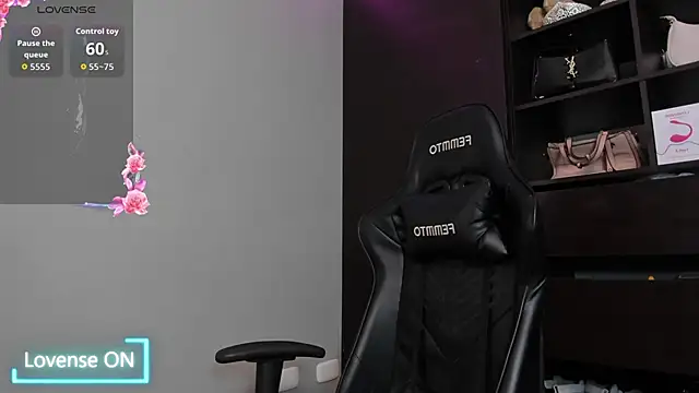 MeganDaviees online show from 12-17-25, 11:11