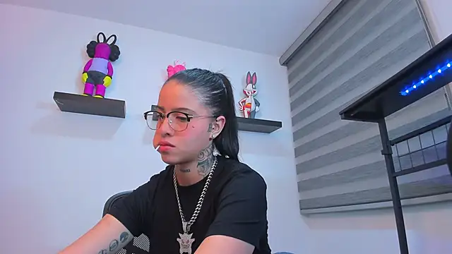 Gangster Girl online show from 11-28-25, 03:42