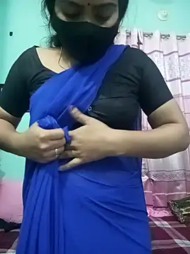 Snapshot of Amisha-2 chatting on 01-06-25, 02:14 Amisha-2 online show from 01-06-25, 02:14