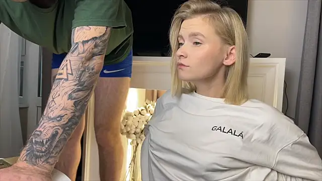 Adelovenick online show from 11-26-25, 01:23