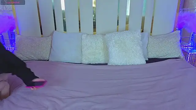 Daisy Delight online show from 11-08-25, 08:29