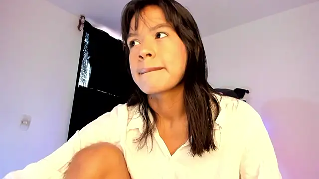 meganthompsonn22 online show from 03-09-26, 12:09