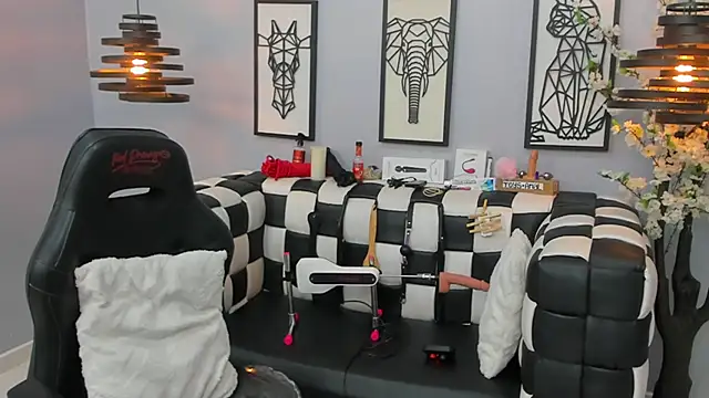 SARAFOXX  online show from 01-30-25, 02:47