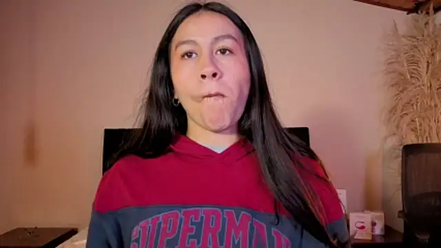 EmiGomez  online show from 05-30-26, 01:46