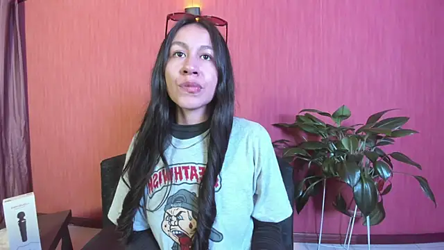 EmiGomez  online show from 07-18-26, 11:52
