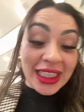 Snapshot of carol_amorim chatting on 06-12-26, 03:44 carol amorim online show from 06-12-26, 03:44