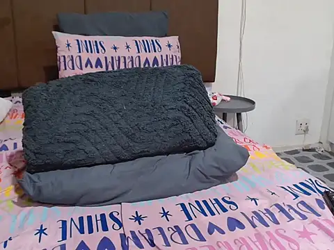 Sweet nicole98 online show from 04-21-26, 02:51