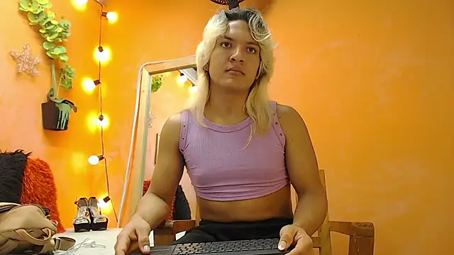 aslyhernandez 7 online show from 01-15-25, 11:21