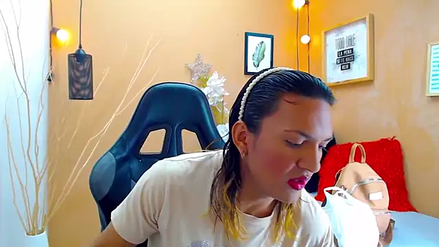 aslyhernandez 7 online show from 09-20-25, 12:17