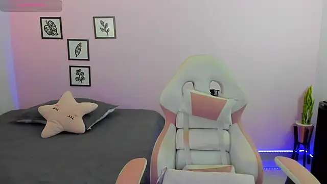 Snapshot of sophie_pazz chatting on 12-02-24, 10:34 sophie pazz online show from 12-02-24, 10:34