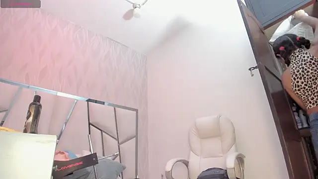 Victoriaa millers online show from 06-10-26, 08:19