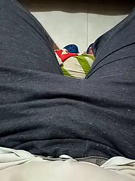 Snapshot of beautiful_hands_ chatting on 02-25-25, 06:47 beautiful hands online show from 02-25-25, 06:47