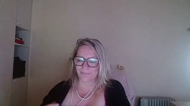 Silkesquirt online show from 10-13-25, 07:41