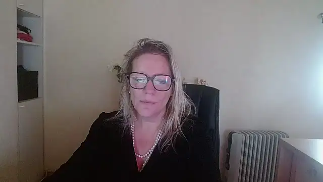 Silkesquirt online show from 10-15-25, 07:19