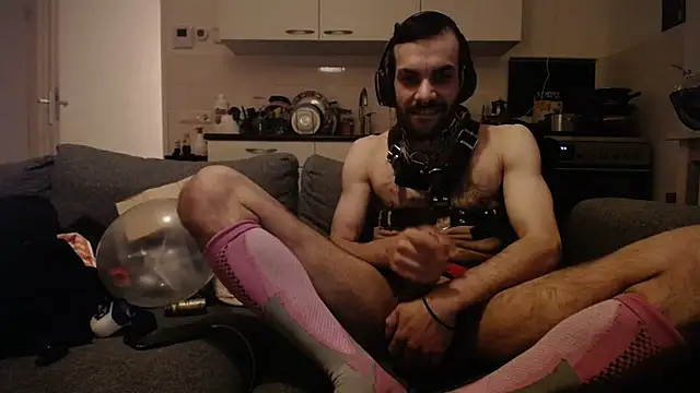 P4RtYBOII92 online show from 11-18-25, 09:19