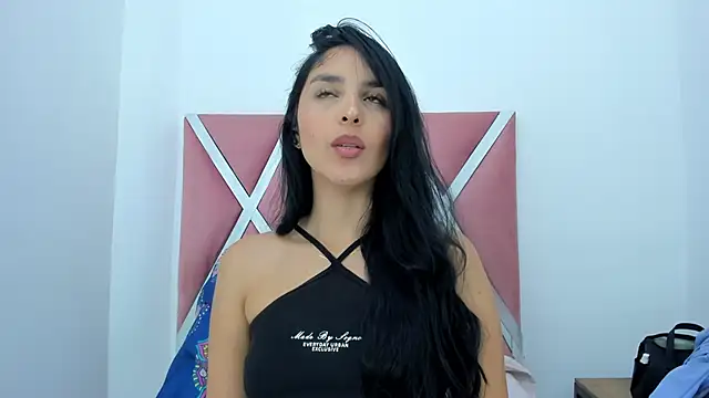 Snapshot of _miaquevedo_ chatting on 09-26-25, 11:47  miaquevedo  online show from 09-26-25, 11:47