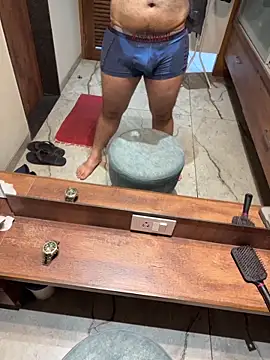 Snapshot of versatile_guy01 chatting on 11-14-25, 03:05 versatile guy01 online show from 11-14-25, 03:05