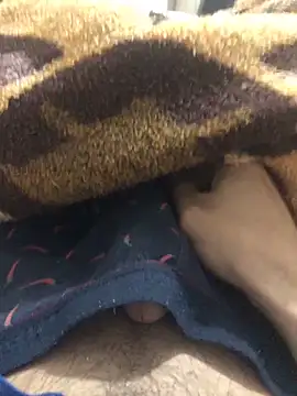 Snapshot of kerimyuce chatting on 12-05-25, 07:32 kerimyuce online show from 12-05-25, 07:32