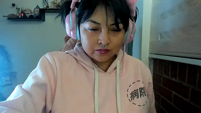 Shaddycute  online show from 04-25-26, 01:41