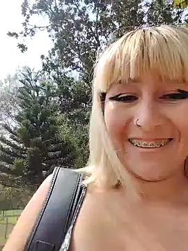 florecita9 online show from 02-05-25, 06:59