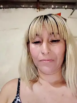 florecita9 online show from 02-11-25, 12:59