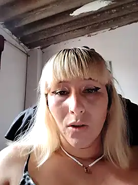 florecita9 online show from 02-22-25, 07:14