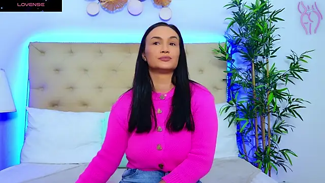 Snapshot of DaliyaArabian chatting on 10-22-25, 12:05 DaliyaArabian online show from 10-22-25, 12:05