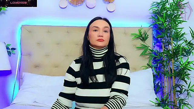 Snapshot of DaliyaArabian chatting on 11-14-25, 12:48 DaliyaArabian online show from 11-14-25, 12:48