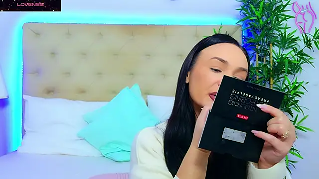 Snapshot of DaliyaArabian chatting on 11-19-25, 01:11 DaliyaArabian online show from 11-19-25, 01:11