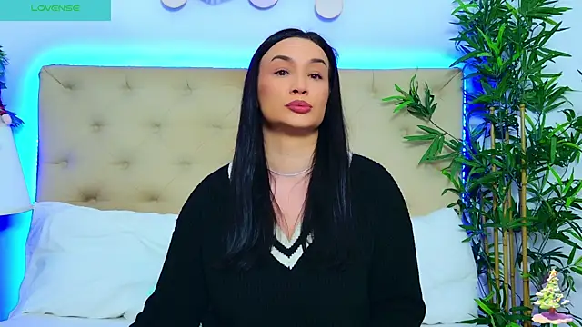 Snapshot of DaliyaArabian chatting on 12-15-25, 12:53 DaliyaArabian online show from 12-15-25, 12:53