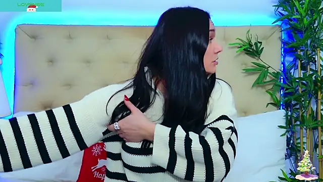 Snapshot of DaliyaArabian chatting on 12-17-25, 01:17 DaliyaArabian online show from 12-17-25, 01:17