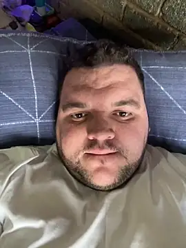 Snapshot of Mikey-HH chatting on 12-05-24, 04:12 Mikey-HH online show from 12-05-24, 04:12