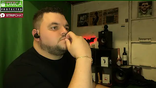 Snapshot of Mikey-HH chatting on 12-09-24, 10:43 Mikey-HH online show from 12-09-24, 10:43