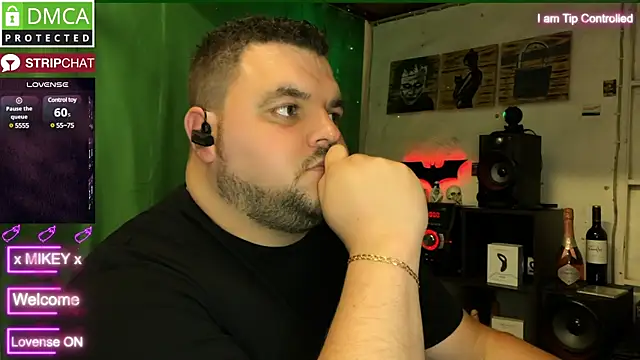 Snapshot of Mikey-HH chatting on 12-10-24, 10:28 Mikey-HH online show from 12-10-24, 10:28