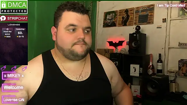 Snapshot of Mikey-HH chatting on 12-30-24, 10:32 Mikey-HH online show from 12-30-24, 10:32