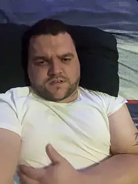 Snapshot of Mikey-HH chatting on 01-07-25, 05:09 Mikey-HH online show from 01-07-25, 05:09