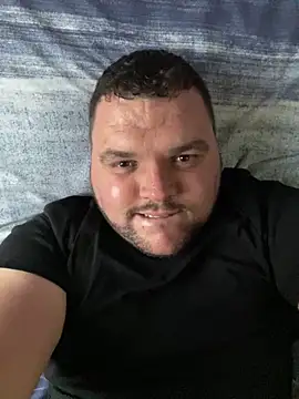 Snapshot of Mikey-HH chatting on 02-05-25, 04:03 Mikey-HH online show from 02-05-25, 04:03