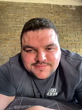 Snapshot of Mikey-HH chatting on 10-12-25, 02:16 Mikey-HH online show from 10-12-25, 02:16