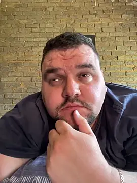 Snapshot of Mikey-HH chatting on 10-14-25, 10:27 Mikey-HH online show from 10-14-25, 10:27